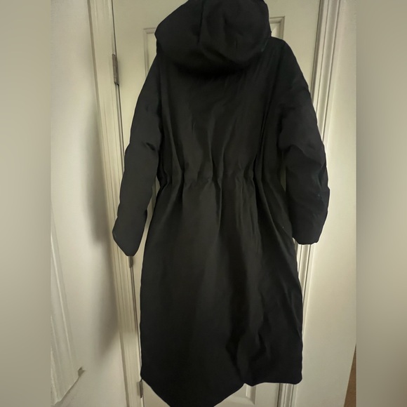 lululemon Waterproof 600-Down
Long Winter Parka/Coat, detachable hood, L, Black - Picture 4 of 16